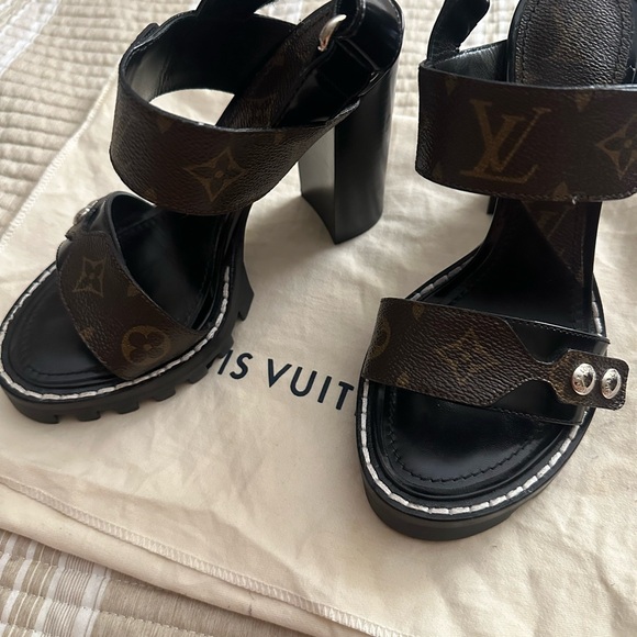 Sandals Louis Vuitton size 37 - Picture 2 of 4